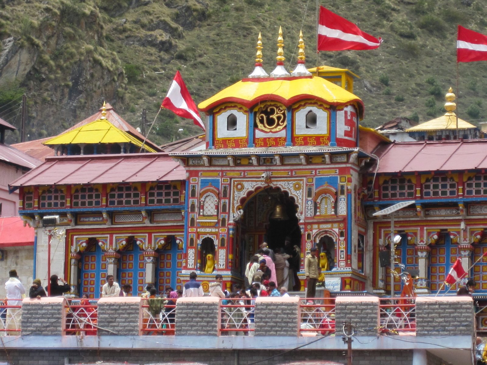 Bareilly to Badrinath Taxi Packages Cab Booking best price