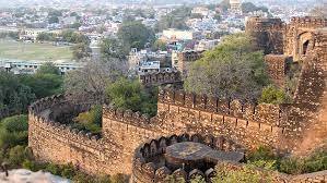 Jhansi to Delhi Taxi